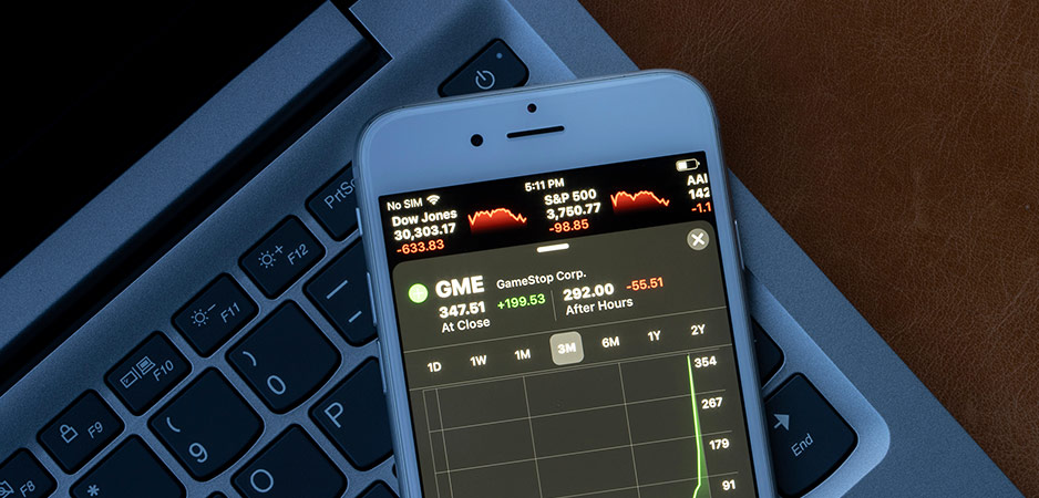 Is Wall Street a Wave or a Particle?