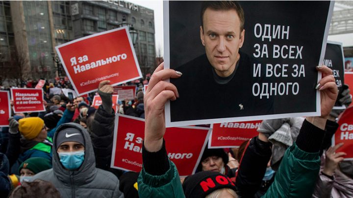 Russia Ramps Up Pressure Against Kremlin Critics