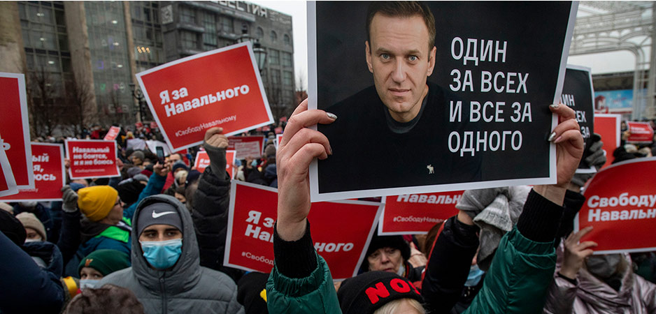 Russia Ramps Up Pressure Against Kremlin Critics